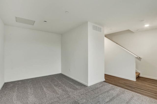 561 yosemite Way, Mundelein, IL 60060