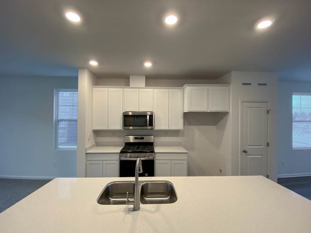 561 yosemite Way, Mundelein, IL 60060