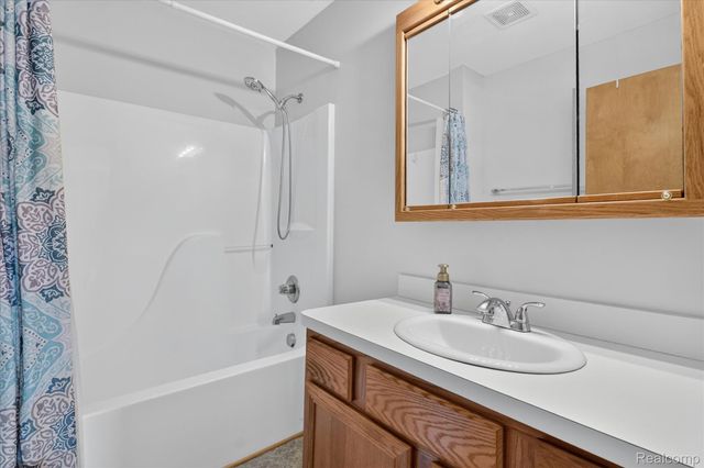 45720 Prairiegrass Court, Van Buren Charter Township, MI 48111