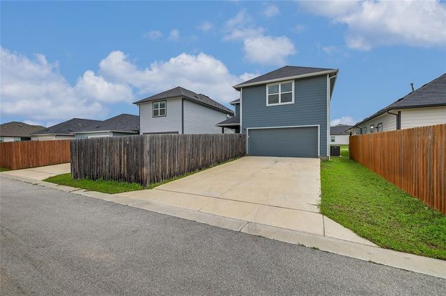 133 Everglades DR, Kyle, TX 78640