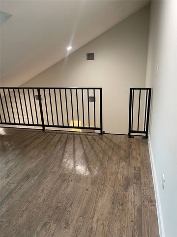 5018 San Jacinto Street 204, Dallas, TX 75206