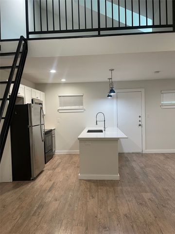 5018 San Jacinto Street 204, Dallas, TX 75206