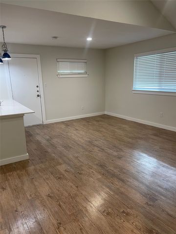 5018 San Jacinto Street 204, Dallas, TX 75206