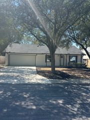 14627 HIGHLAND RDG, San Antonio, TX 78233