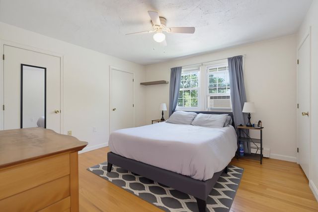 10 Woodburn Dr Apt C, Litchfield, NH 03052