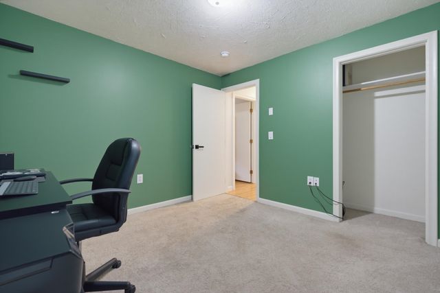 10 Woodburn Dr Apt C, Litchfield, NH 03052