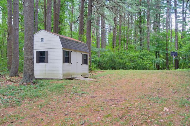 10 Woodburn Dr Apt C, Litchfield, NH 03052