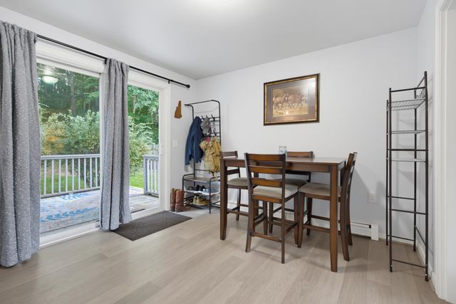10 Woodburn Dr Apt C, Litchfield, NH 03052