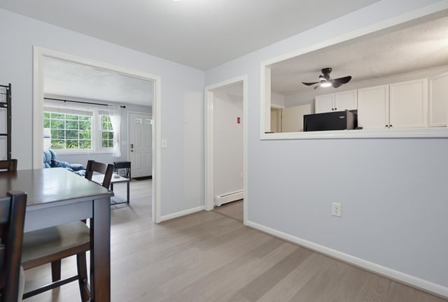 10 Woodburn Dr Apt C, Litchfield, NH 03052