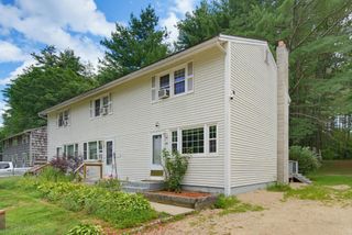 10 Woodburn Dr Apt C, Litchfield, NH 03052
