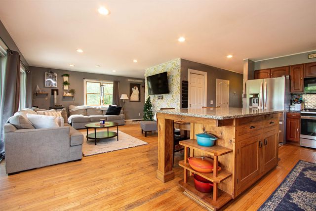 902 Vermont Route 16, Hardwick, VT 05843