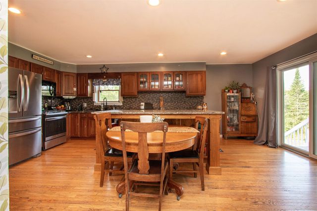 902 Vermont Route 16, Hardwick, VT 05843