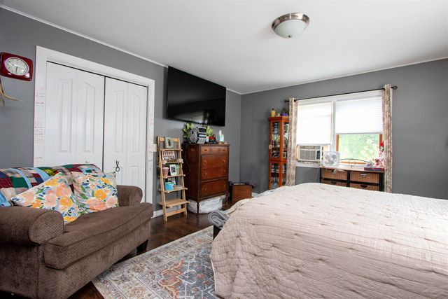 902 Vermont Route 16, Hardwick, VT 05843