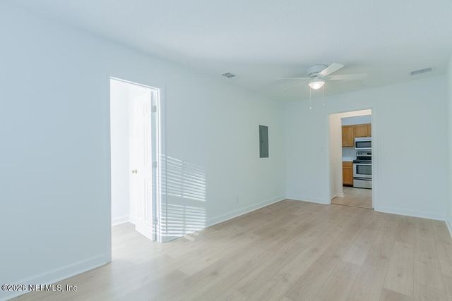 563 STAFFORDSHIRE Drive E, Jacksonville, FL 32225