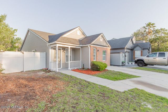 563 STAFFORDSHIRE Drive E, Jacksonville, FL 32225