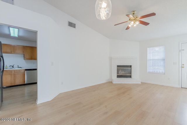 563 STAFFORDSHIRE Drive E, Jacksonville, FL 32225