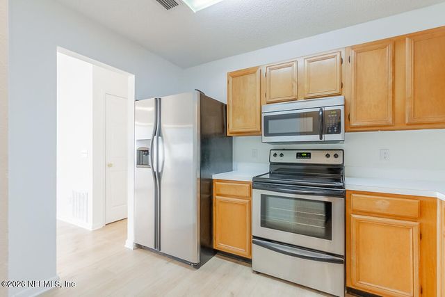 563 STAFFORDSHIRE Drive E, Jacksonville, FL 32225