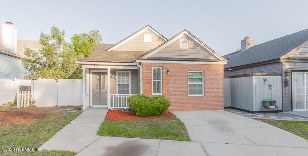563 STAFFORDSHIRE Drive E, Jacksonville, FL 32225