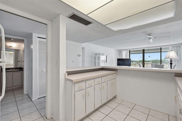 450 TREASURE ISLAND CAUSEWAY 310, Treasure Island, FL 33706