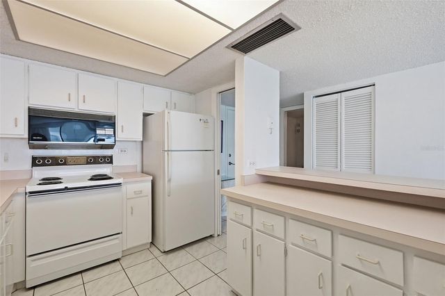 450 TREASURE ISLAND CAUSEWAY 310, Treasure Island, FL 33706
