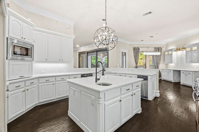 5601 S Woodcreek Circle, Mckinney, TX 75071