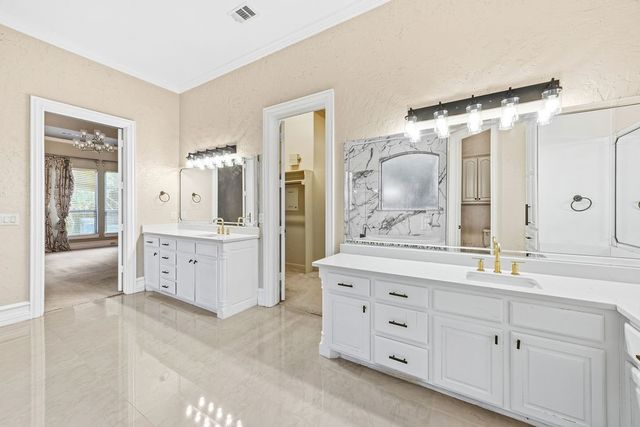 5601 S Woodcreek Circle, Mckinney, TX 75071