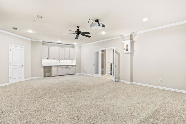 5601 S Woodcreek Circle, Mckinney, TX 75071