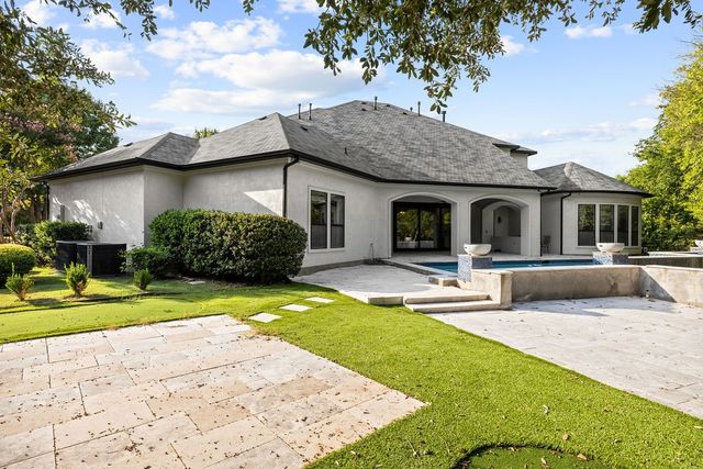 5601 S Woodcreek Circle, Mckinney, TX 75071