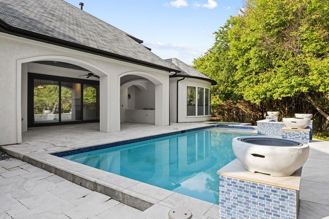 5601 S Woodcreek Circle, Mckinney, TX 75071