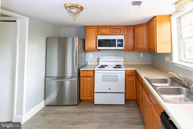 2583 ROBINSON PL, Waldorf, MD 20602