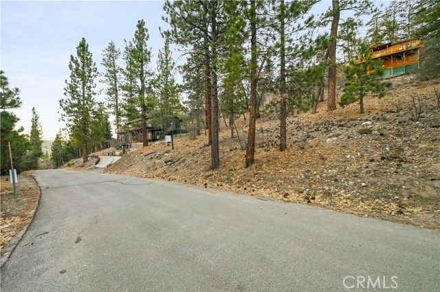 1237 Ridge Road, Fawnskin, CA 92333