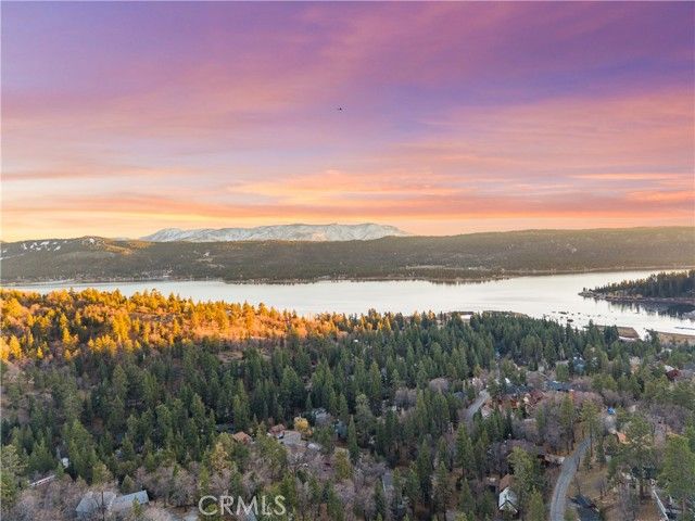 1237 Ridge Road, Fawnskin, CA 92333