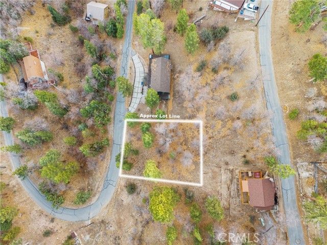 1237 Ridge Road, Fawnskin, CA 92333