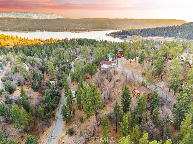 1237 Ridge Road, Fawnskin, CA 92333