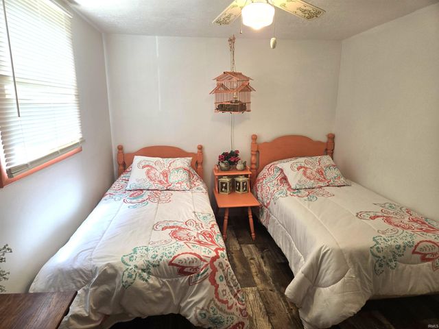 6694 N Harris Loop Road, Monon, IN 47959