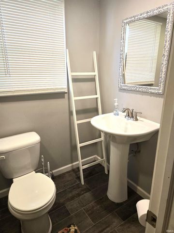 6694 N Harris Loop Road, Monon, IN 47959