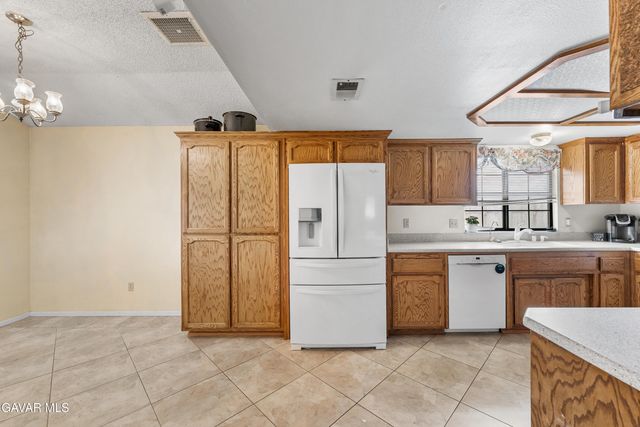 10349 Redwood Boulevard, California City, CA 93505