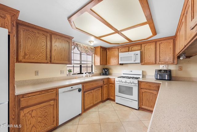 10349 Redwood Boulevard, California City, CA 93505