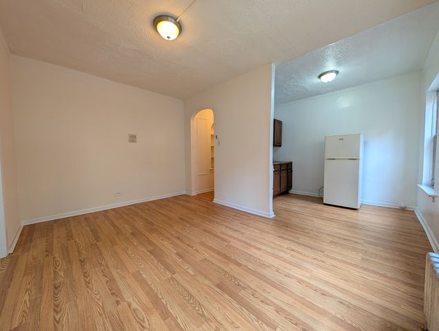 5417 N Kenmore Avenue 211, Chicago, IL 60640