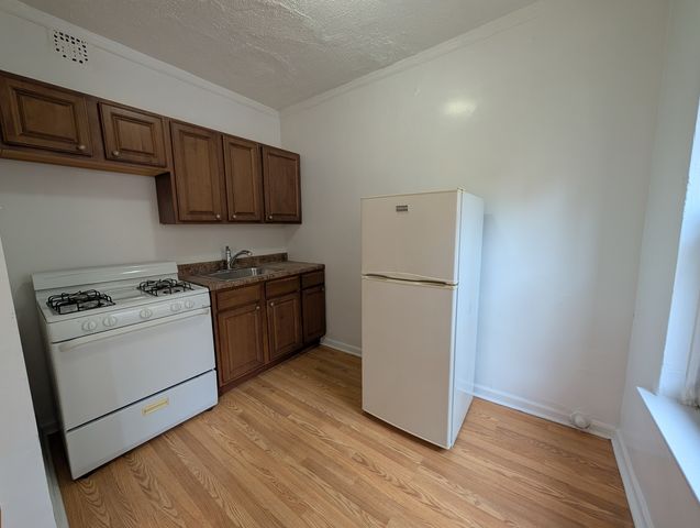 5417 N Kenmore Avenue 211, Chicago, IL 60640