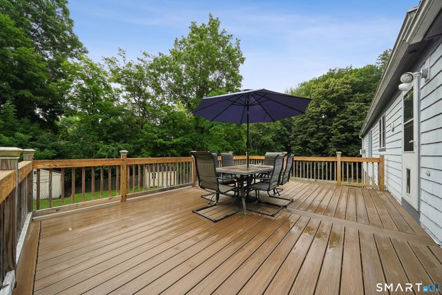 40 Comstock Hill Avenue, Norwalk, CT 06850