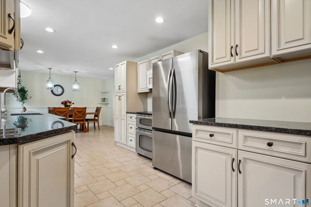 40 Comstock Hill Avenue, Norwalk, CT 06850