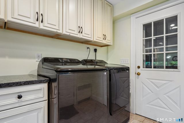 40 Comstock Hill Avenue, Norwalk, CT 06850