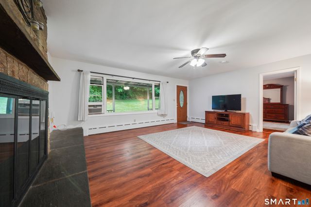 40 Comstock Hill Avenue, Norwalk, CT 06850