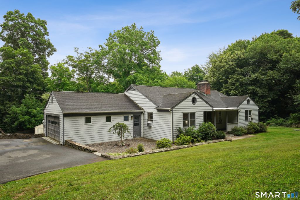 40 Comstock Hill Avenue, Norwalk, CT 06850