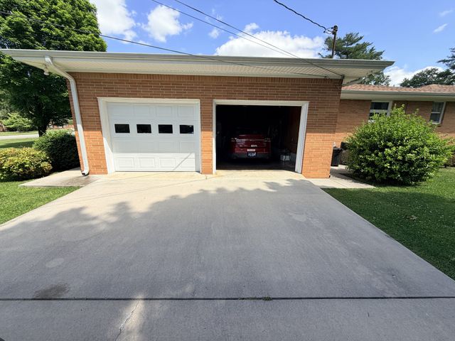 207 Mary Sharp Dr, Decherd, TN 37324