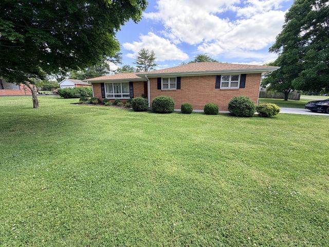 207 Mary Sharp Dr, Decherd, TN 37324