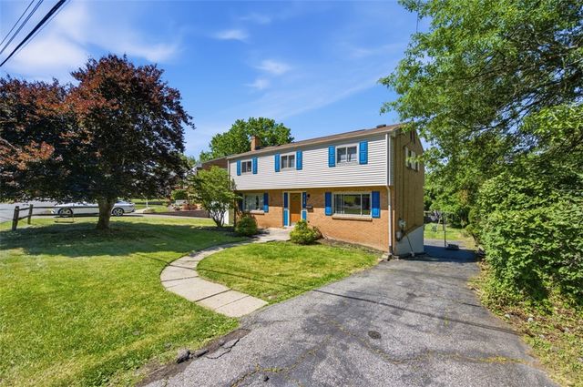 110 Crescent Garden Dr, Penn Hills, PA 15235