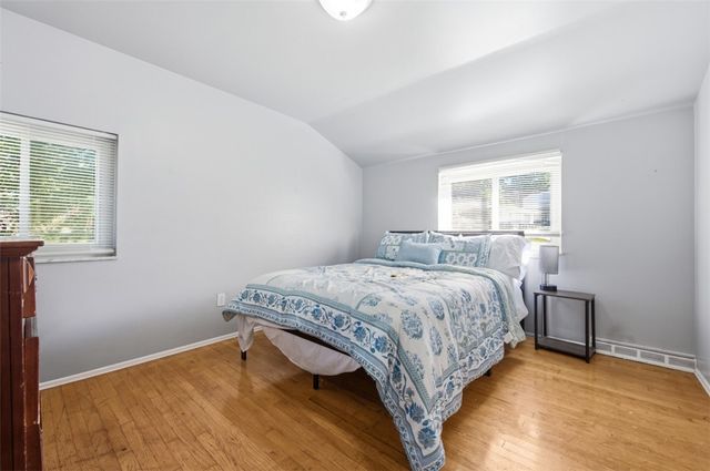 110 Crescent Garden Dr, Penn Hills, PA 15235