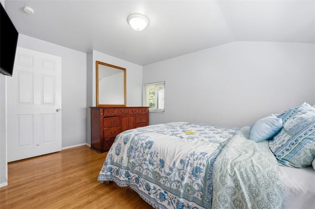 110 Crescent Garden Dr, Penn Hills, PA 15235